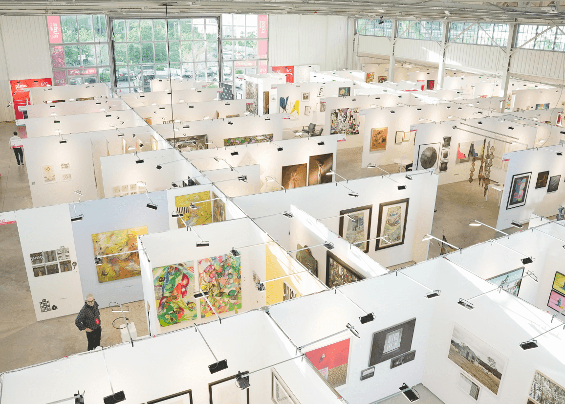 Portada de TogetherWith acompaña a Pinta Miami en el liderazgo de su comunicación en EE.UU.