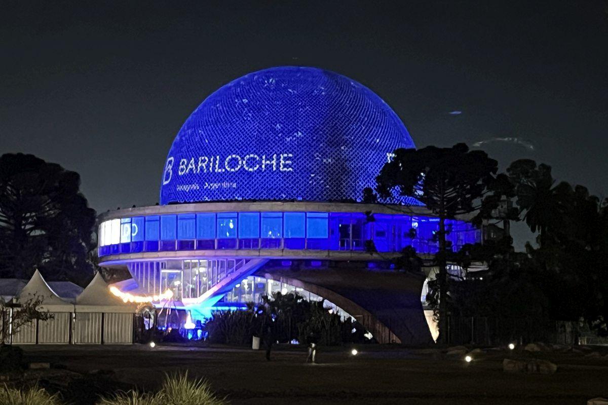 Portada de Bariloche lanza su temporada de invierno en Buenos Aires con una experiencia inmersiva en el Planetario