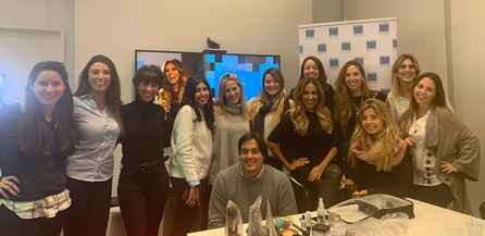 Portada de AMC Networks International Latin America invitó a sus clientas a una master class de maquillaje con Diana Henao