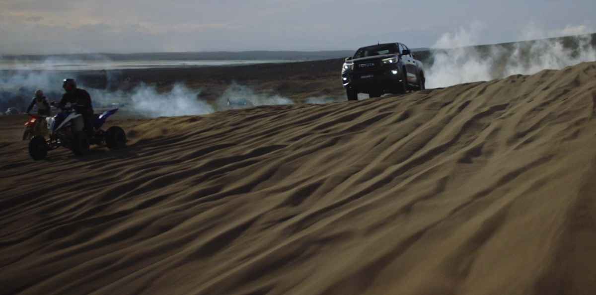 Portada de Grey y Toyota Argentina presentan "Competencia", nuevo comercial para Hilux GR-Sport
