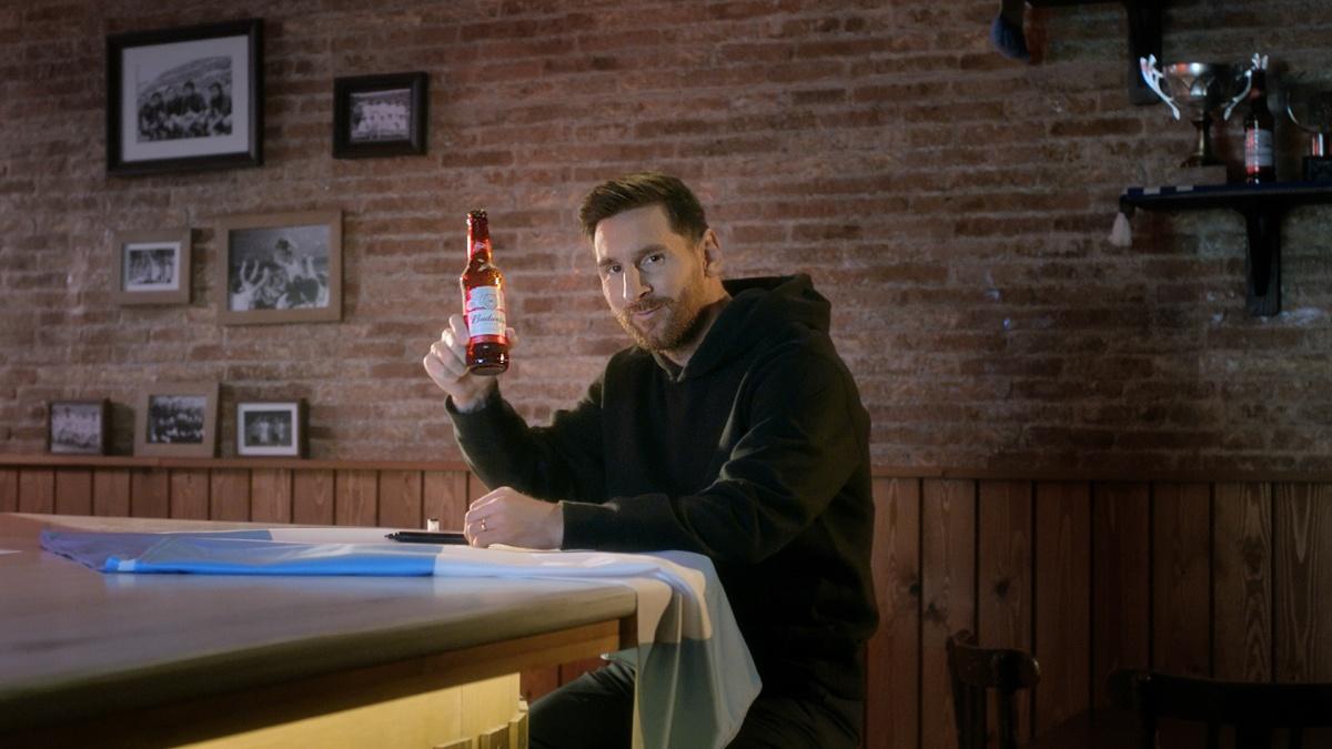 Portada de "La firma del King", el nuevo comercial de Budweiser junto a Messi para la Copa América