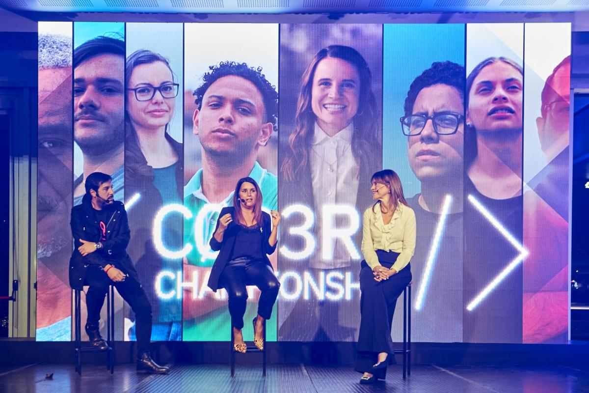Portada de Ogilvy Argentina presenta “C0D3RS CHAMPIONSHIP”, la miniserie de tecnología de IBM