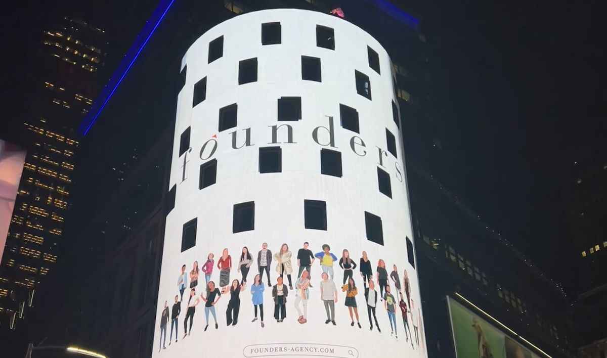 Portada de Founders llegó a Times Square para llamar la atención de los CMOs Globales 