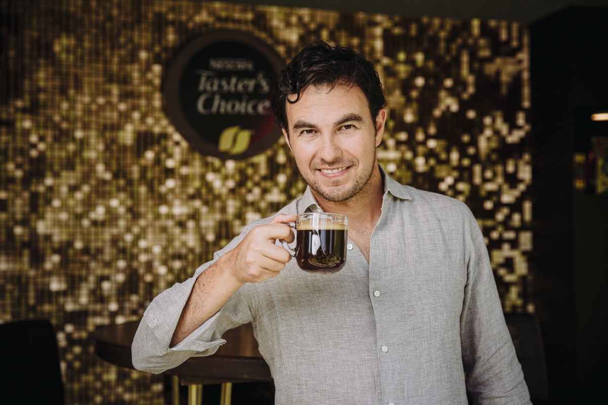 Portada de Sergio “Checo” Pérez llega a Nestlé como embajador de marca de Nescafé Taster’s Choice