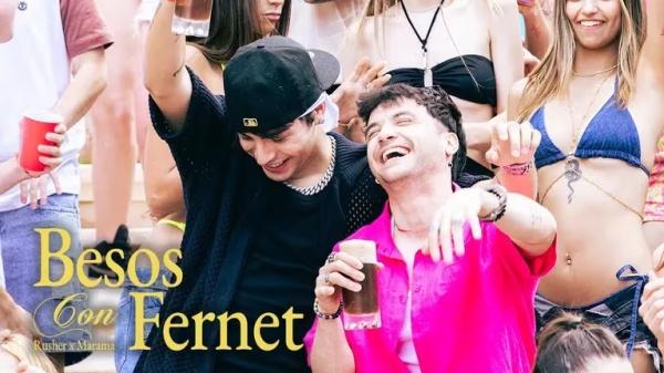 Portada de "Besos con Fernet": Fernet Branca y un hack al real time en el videoclip de Rusherking & Márama