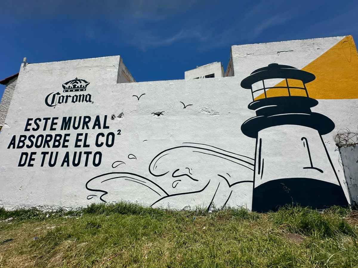 Portada de Cerveza Corona presenta murales que absorben el dióxido de carbono