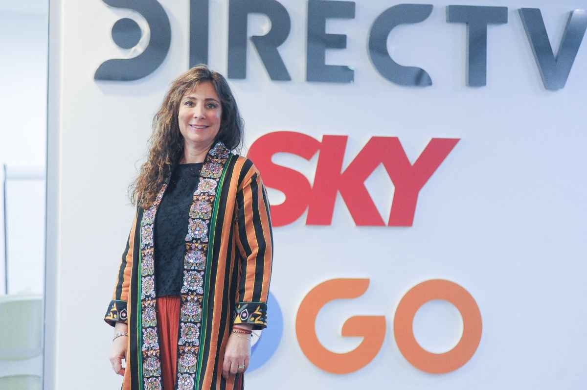 Portada de DIRECTV y SKY introducen por primera vez la televisión interactiva en América Latina
