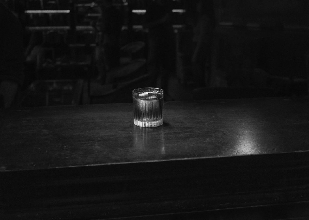 Portada de Campari y Don by Havas destacan el rojo de la marca en una campaña en blanco y negro