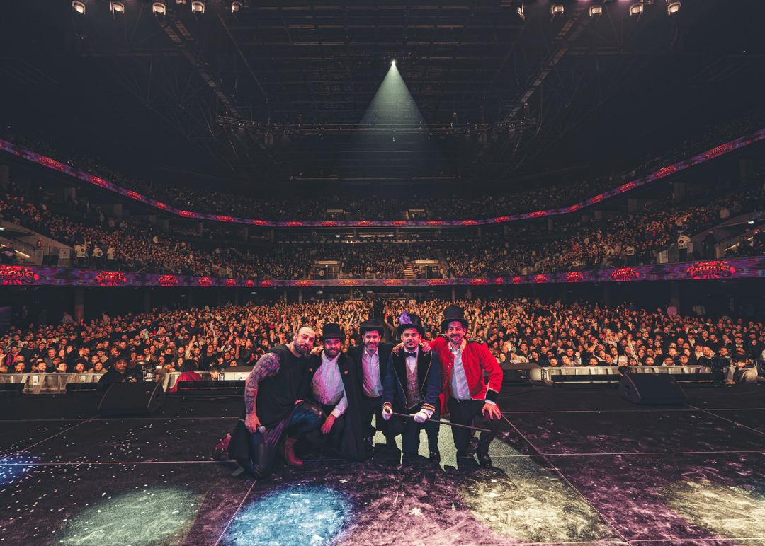 Portada de "Paren la mano Circus" llegó a Movistar Arena